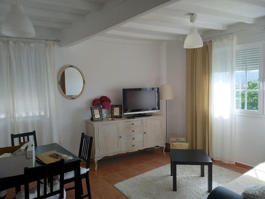 Villa A Barraca. Casa Con Jardin Y Vistas A La Ria Bueu Esterno foto