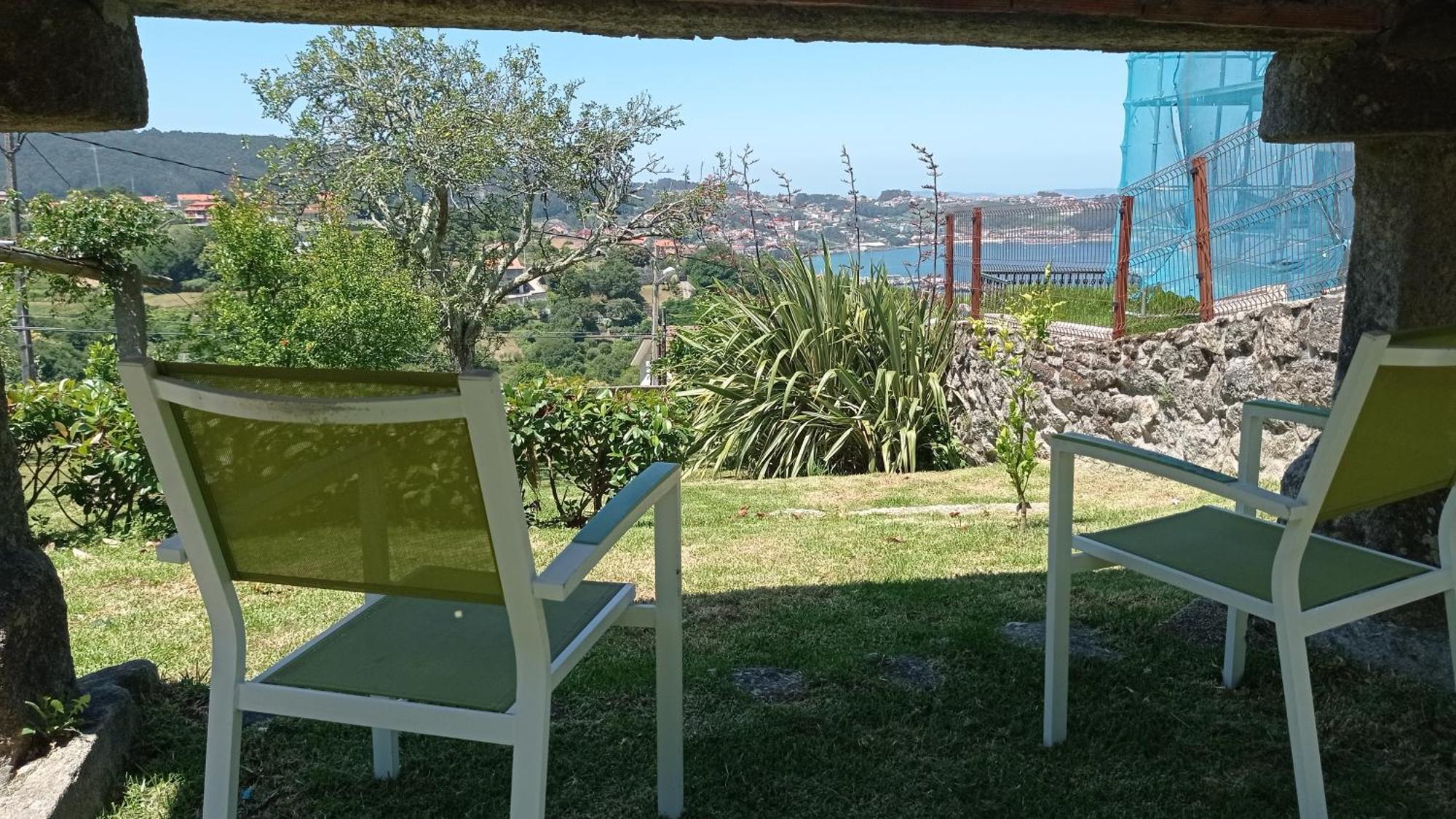 Villa A Barraca. Casa Con Jardin Y Vistas A La Ria Bueu Esterno foto